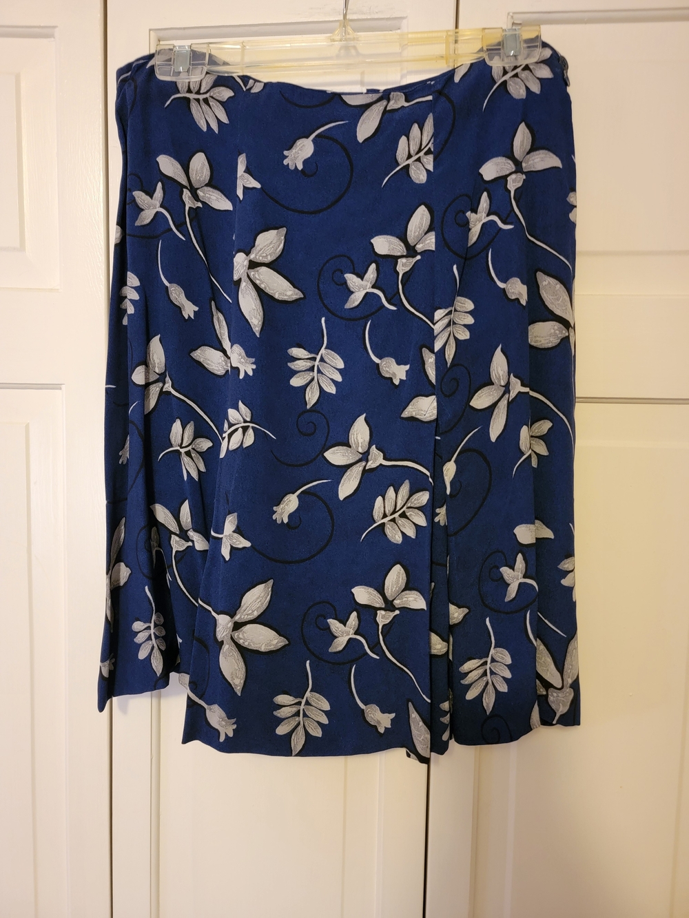 Rena Rowan Navy Blue Floral Flared  Skirt Size 14 EUC